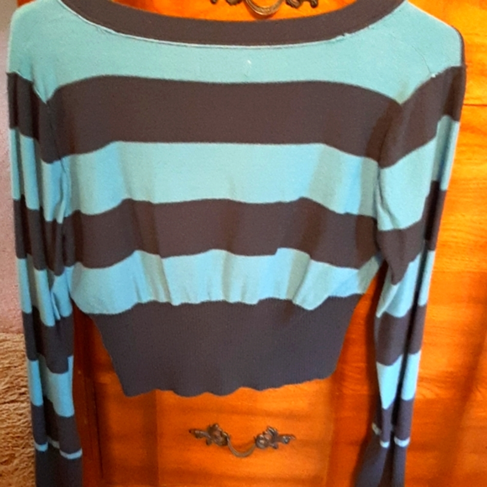 2 shades of blue striped Xl sweater shrug - Picture 2 of 4